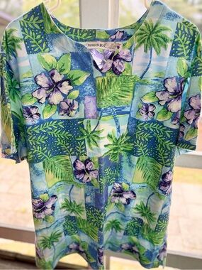 Fashion Bug 1X Floral Top Blue, Green, Purple Tropical Women Short Sleeve Tee